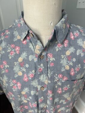 Marine Layer Grey Short-Sleeve Tropical Button-Up Shirt with Pink & Cream Print